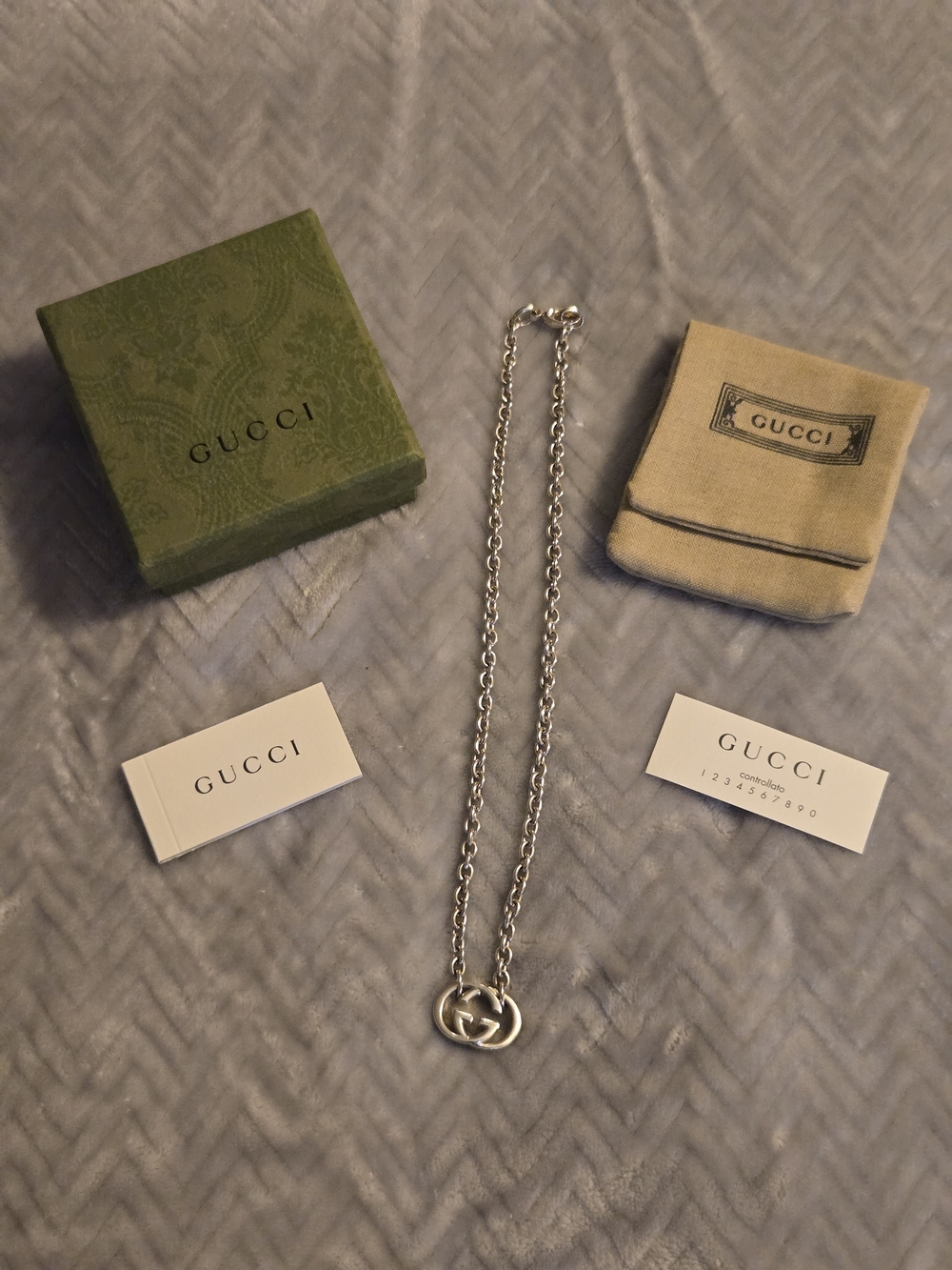 Gucci Silver Interlocking G Pendant Necklace - Silver